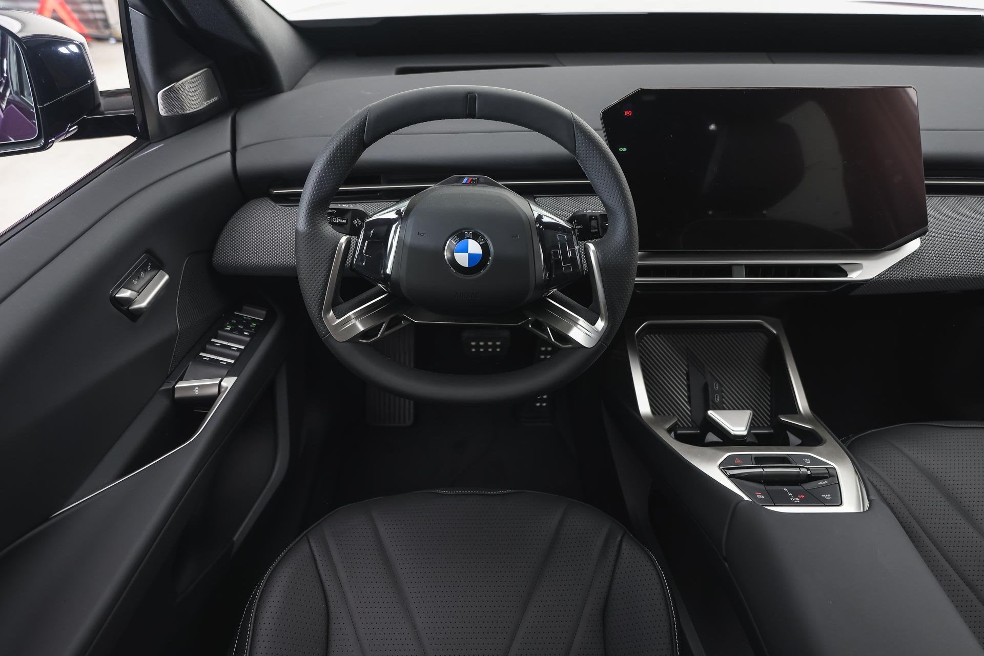 BMW iX3 40 eDrive M Sport / Trekhaak / Panoramadak / 3D Head, Auto's, Automaat, Dealer onderhouden, Achterwielaandrijving, Zwart