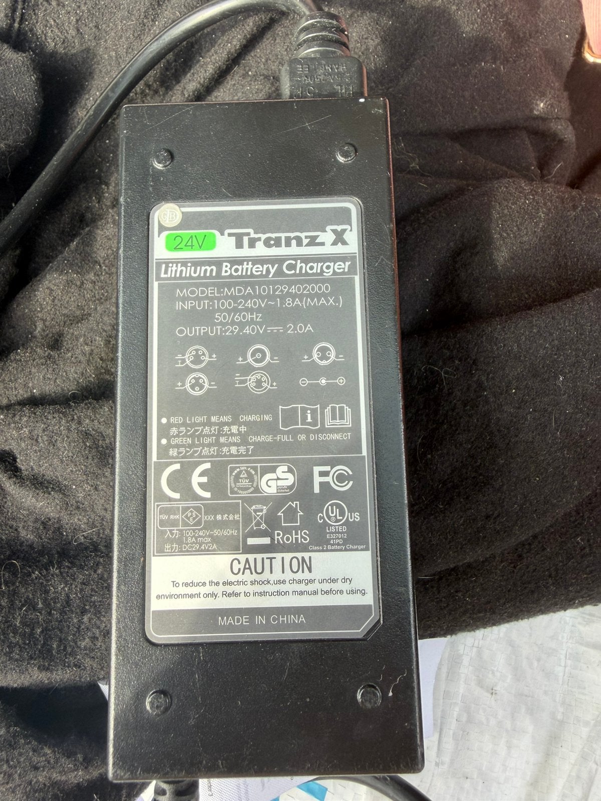 Fietslader voor 24 volt accus, 4 pins., Fietsen en Brommers, Ophalen of Verzenden, Zo goed als nieuw
