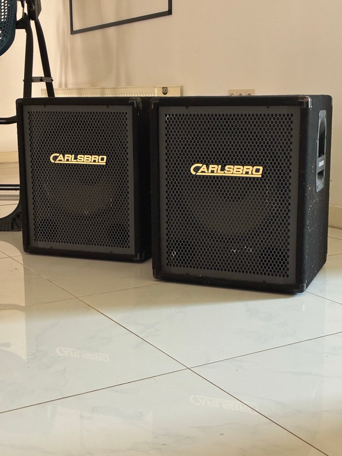 Carlsbro Beta Bass 300 Watt 8 Ohm Speakers (Set van 2), Gebruikt, Overige typen, 120 watt of meer, Ophalen