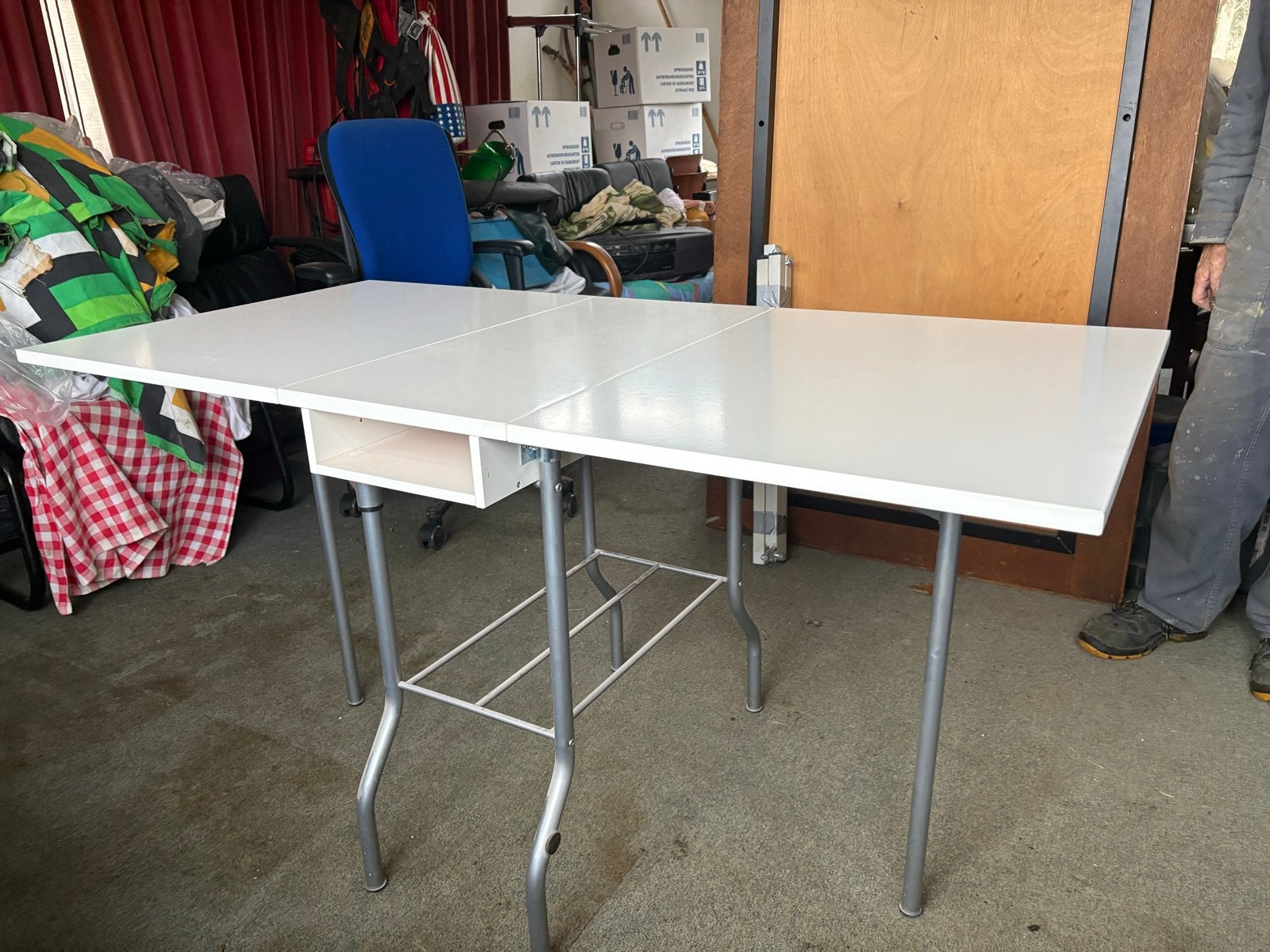 Handige uitklapbare tafel voor feesten en partijen, Ophalen, Kunststof, Gebruikt, 100 tot 150 cm