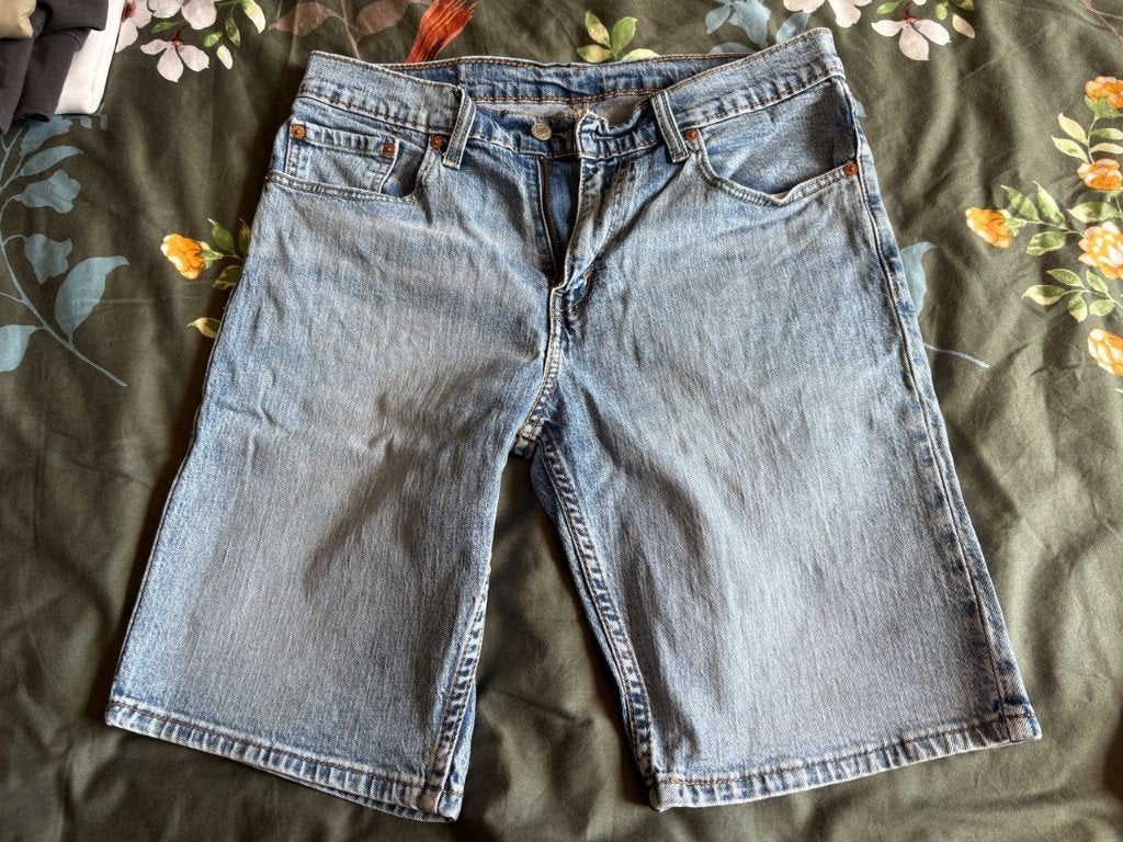 Levi's blauwe short model 504, mt 31, Blauw, W32 (confectie 46) of kleiner, Ophalen of Verzenden, Zo goed als nieuw