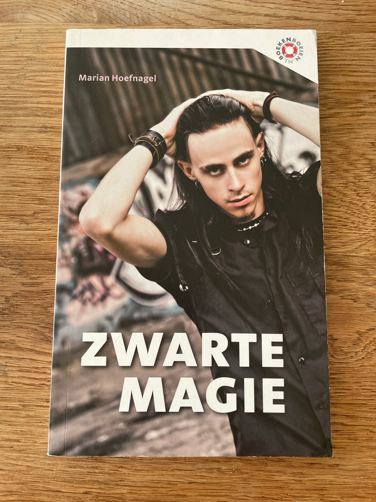 Zwarte Magie - Marian Hoefnagel (BoekenBoeien), Ophalen of Verzenden, Gelezen, Nederland