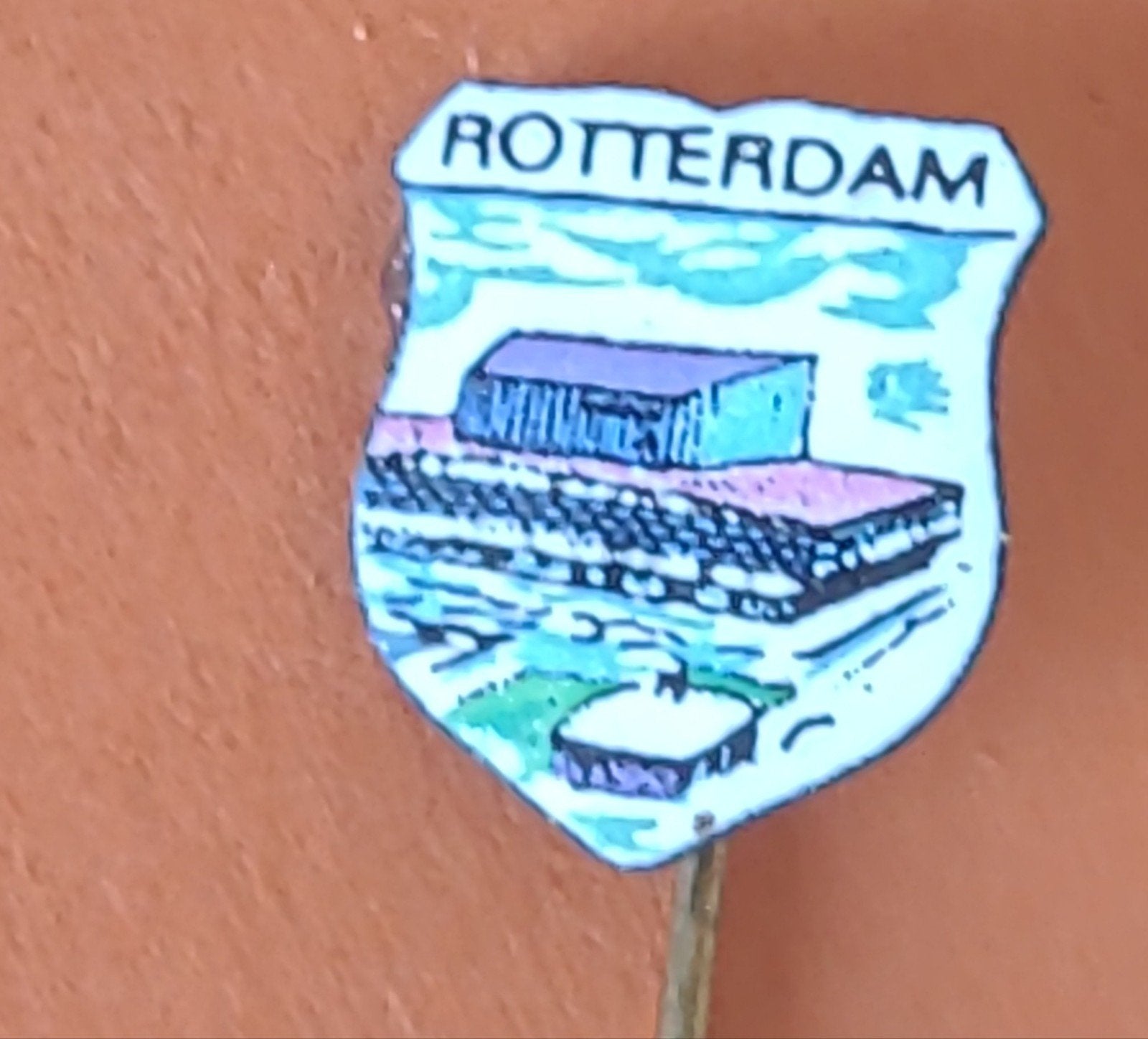 Emaille Speldje Rotterdam - Vintage Stads Pin, Verzamelen, Verzenden, Gebruikt, Stad of Land, Speldje of Pin