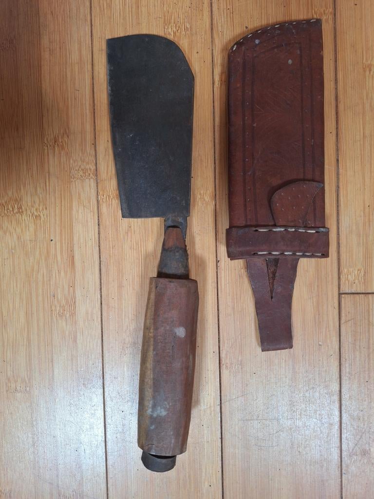 Vintage hakmes in lederen schede, Antiek en Kunst, Ophalen of Verzenden