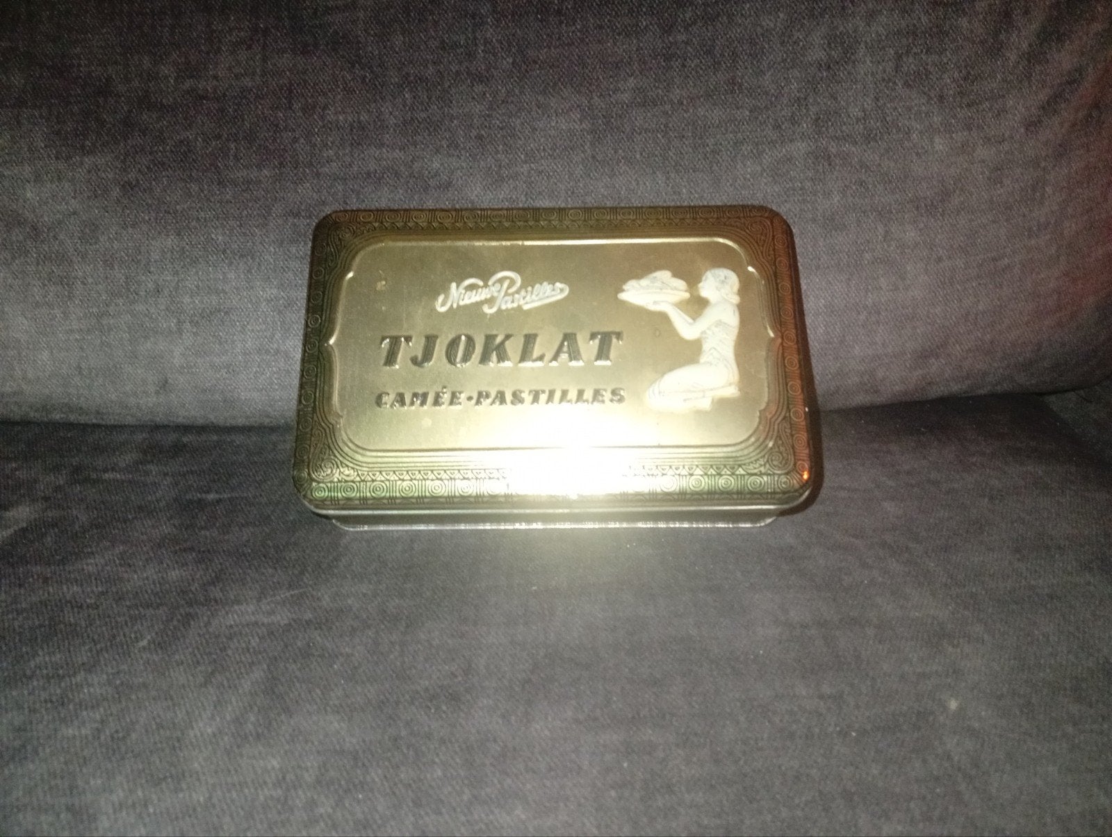 Vintage Tjoklat Camee-Pastilles blik, Ophalen of Verzenden, Gebruikt, Overige