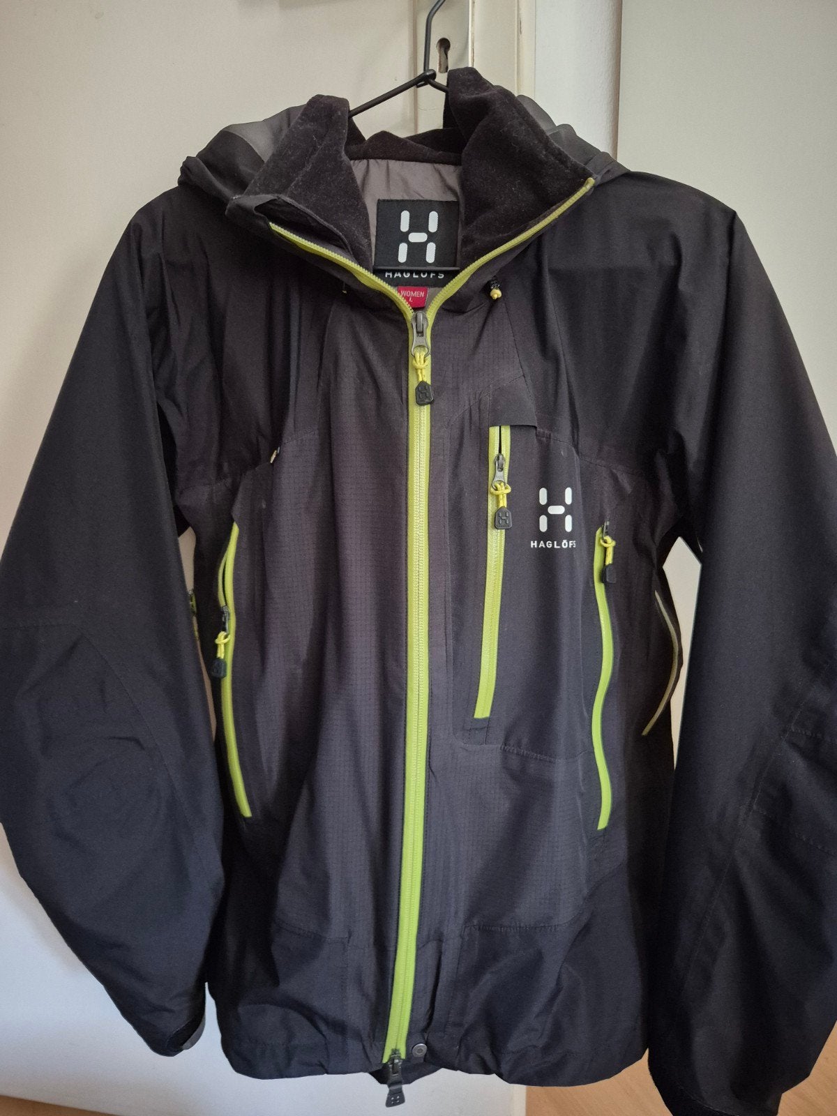 Haglofs Technisch Outdoor Jack Maat M - Comfortabel, Maat 38/40 (M), Haglofs, Zwart, Ophalen of Verzenden