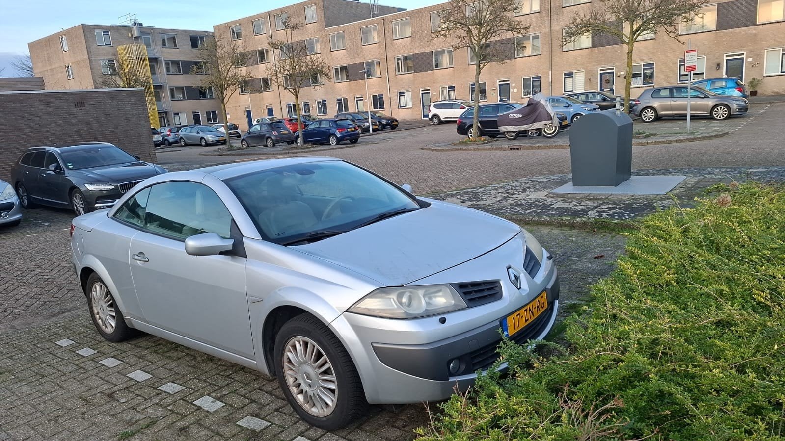 Renault Mégane 2.0 16V Cabrio AUT E4 2006 Grijs Gas, Auto's, Renault, 1998 cc, 4 cilinders, Cabriolet, 75 €/maand