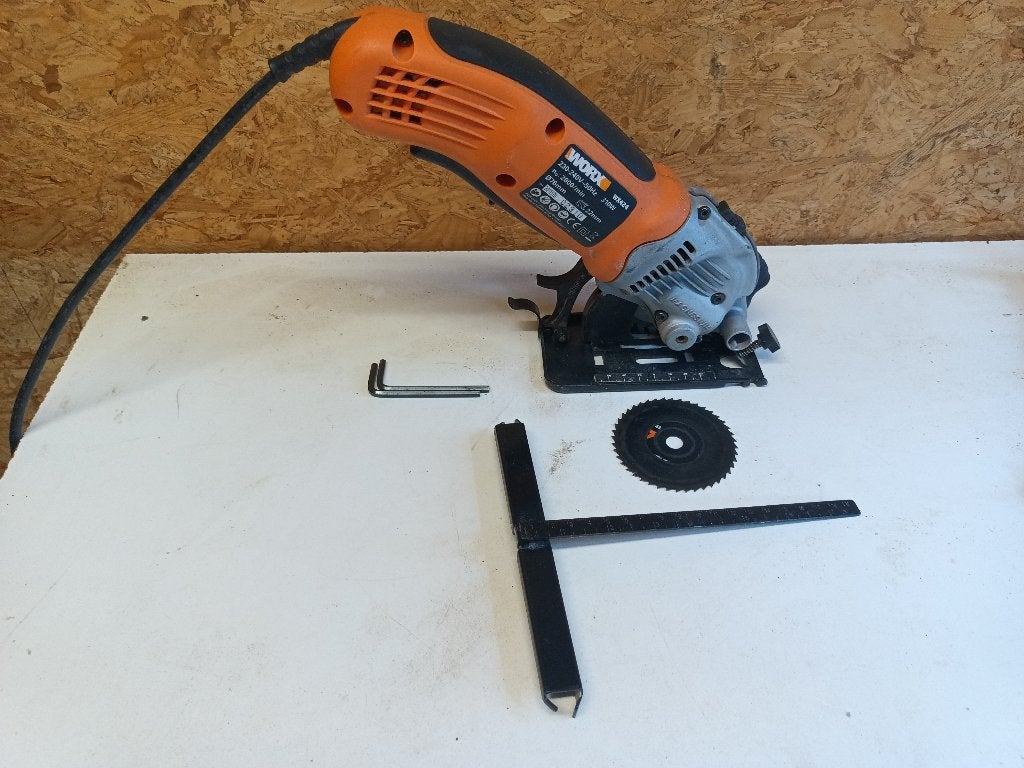 Worx WX 424 handcirkelzaag, Doe-het-zelf en Verbouw, Gereedschap | Zaagmachines, Ophalen, Minder dan 30 mm, Gebruikt, Cirkelzaag