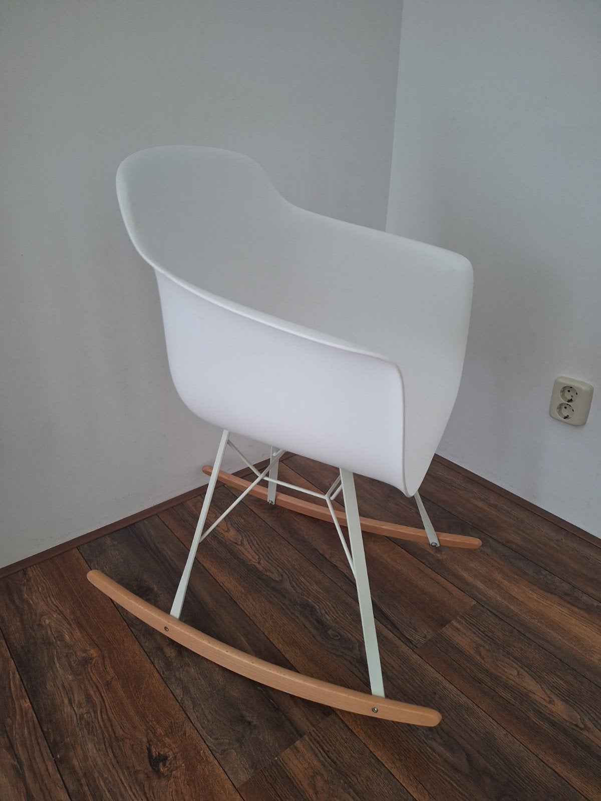 Design schommelstoel wit/hout Vitra Eames stijl, Huis en Inrichting, Ophalen, Hout, Wit, Design
