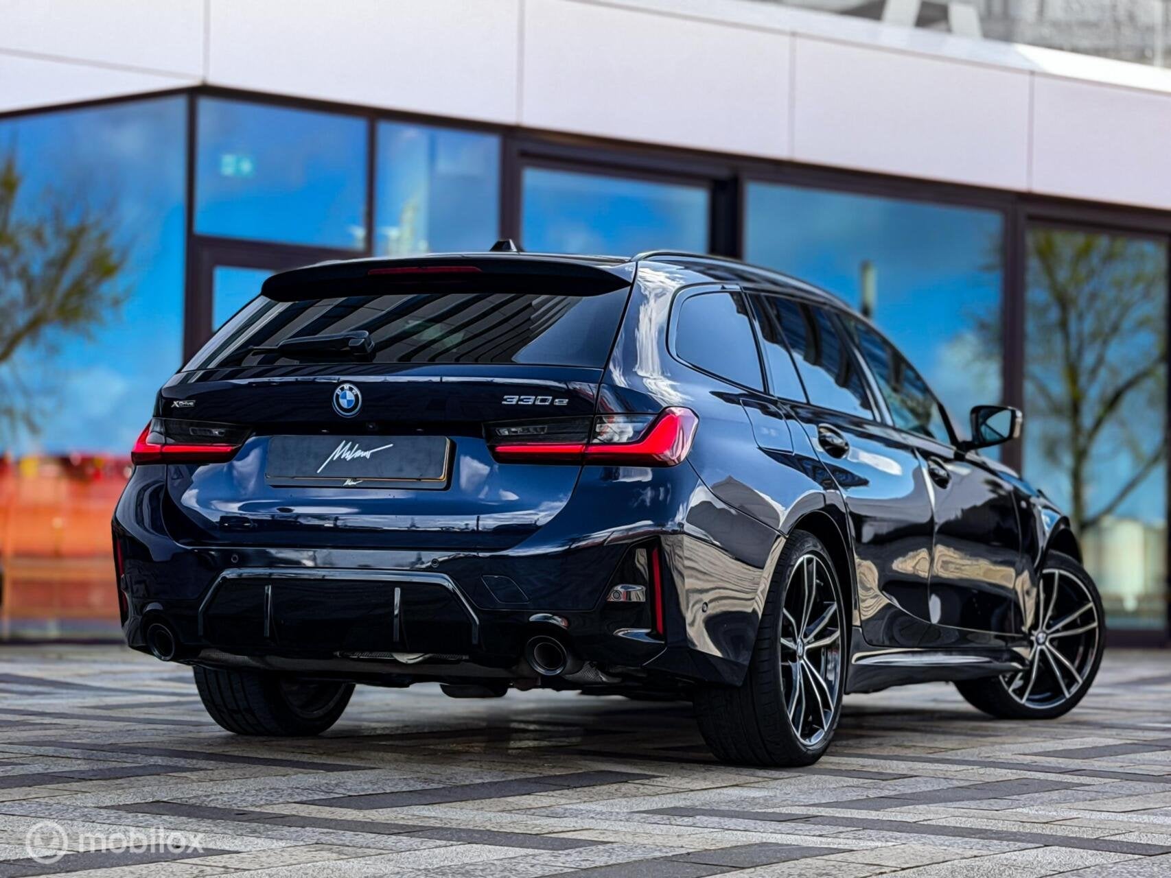 BMW 3-serie Touring 330e Xdrive M Sport |Pano|Carbon|HUD|H&K, Automaat, Zwart, 4 cilinders, Blauw