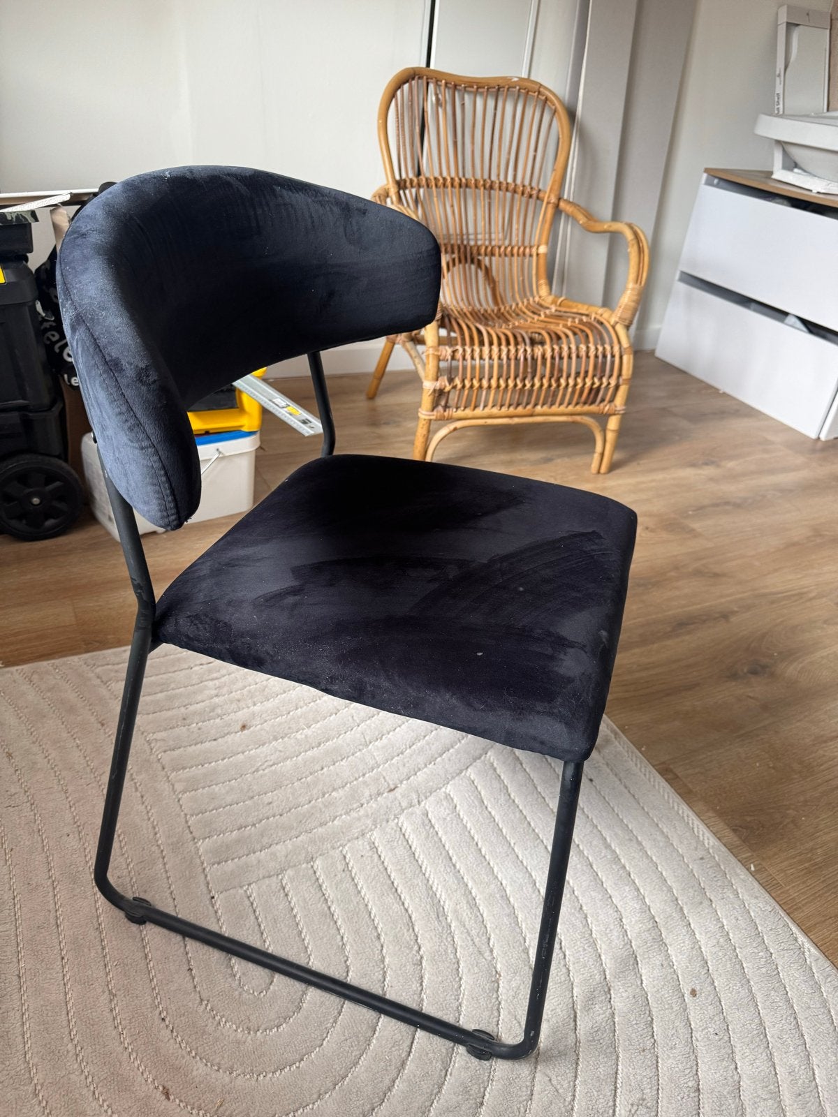 Gratis Zwarte Velvet Stoel Julia van Karwei, Ophalen, Gebruikt, Zwart, Eén