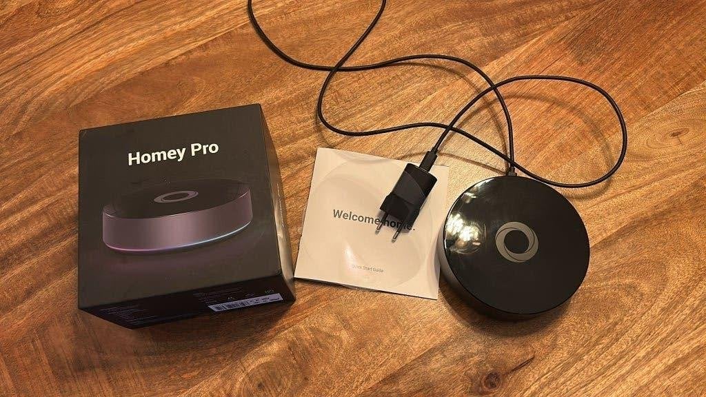 Homey Pro (Early 2023)  Smart Home Hub - Zo goed als nieuw, Hobby en Vrije tijd, Elektronica-componenten, Ophalen of Verzenden