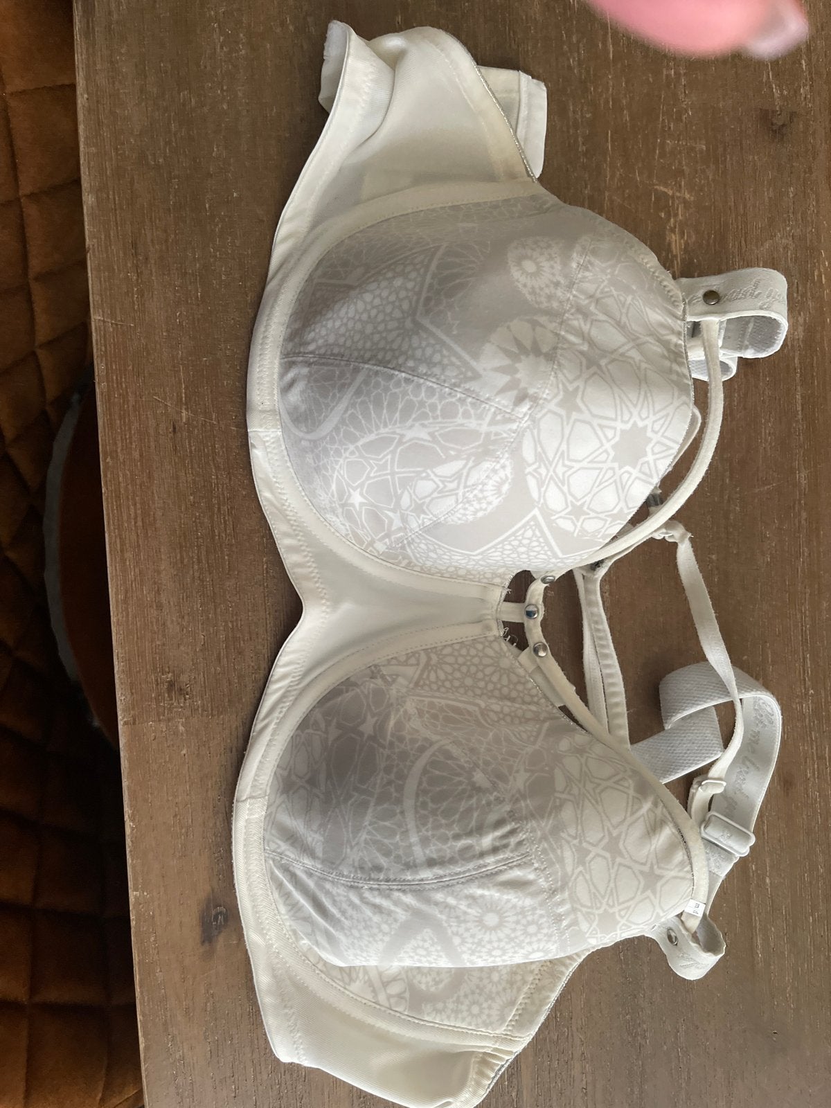 Mooie witte beha met patroon - Maat 85E, Kleding | Dames, Ondergoed en Lingerie, Ophalen, Wit, BH