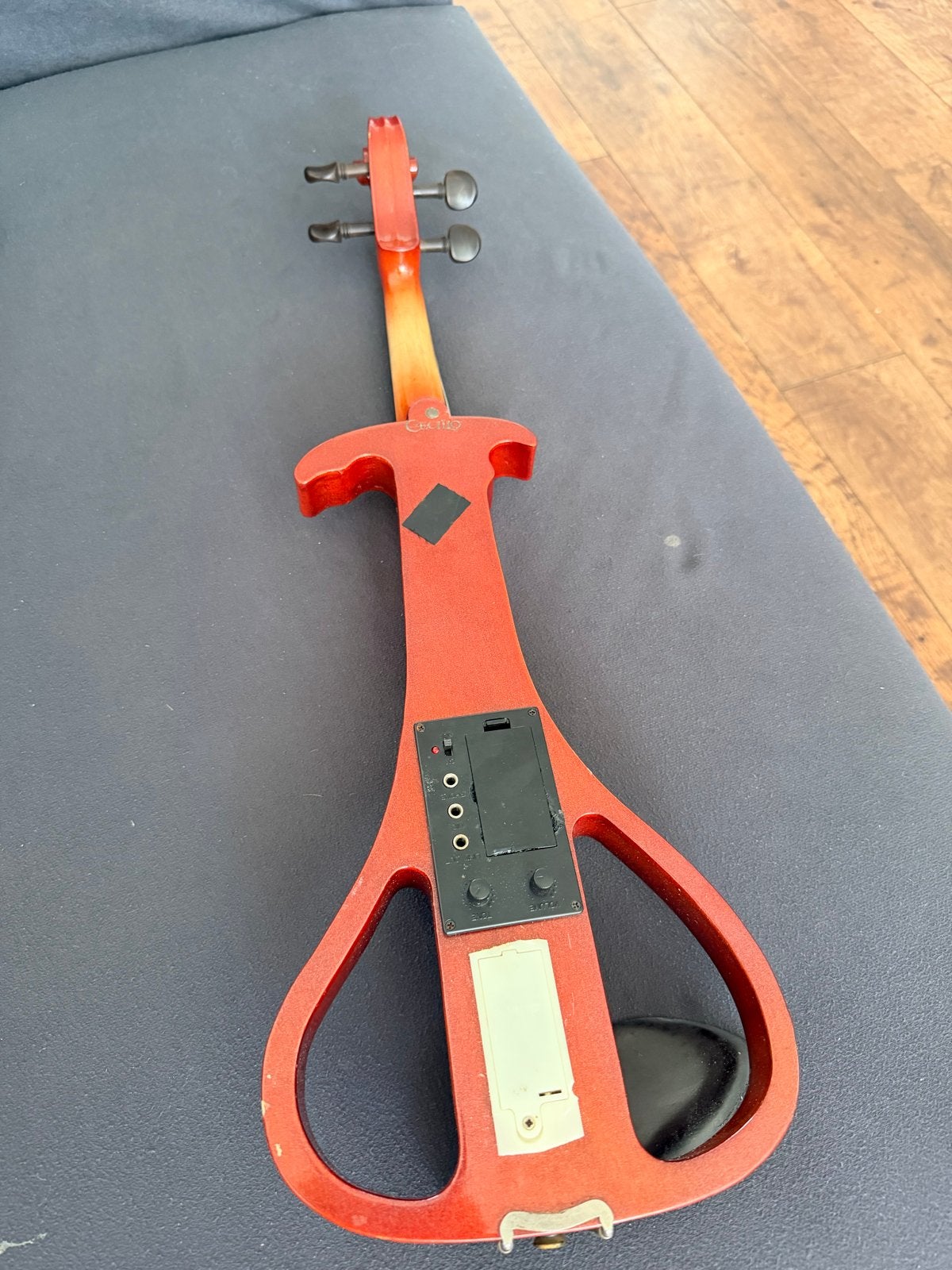 Elektrische Viool - Rood, Muziek en Instrumenten, Gebruikt, Overige formaten, Ophalen of Verzenden, Viool