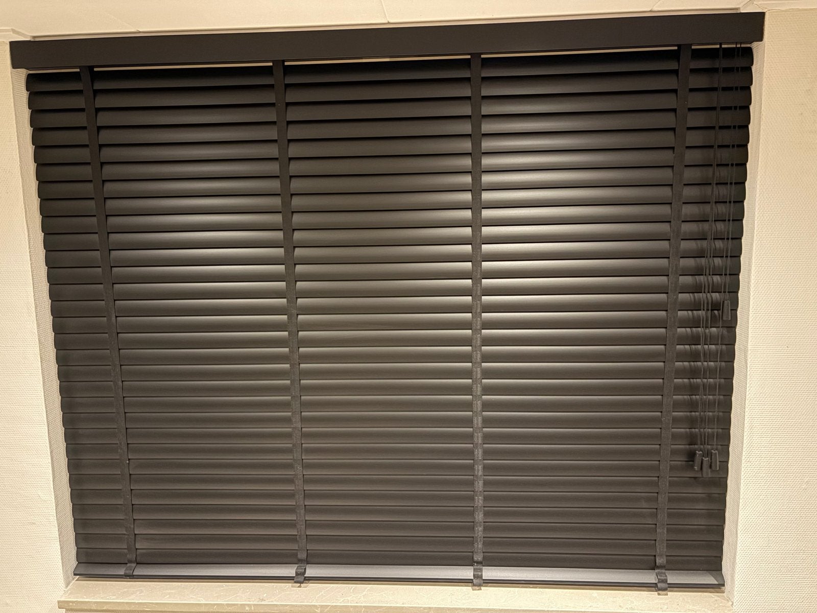 Luxaflex jaloezie 176,5 x 144,5 cm, Huis en Inrichting, Ophalen, Jaloezie, Zwart, Zo goed als nieuw
