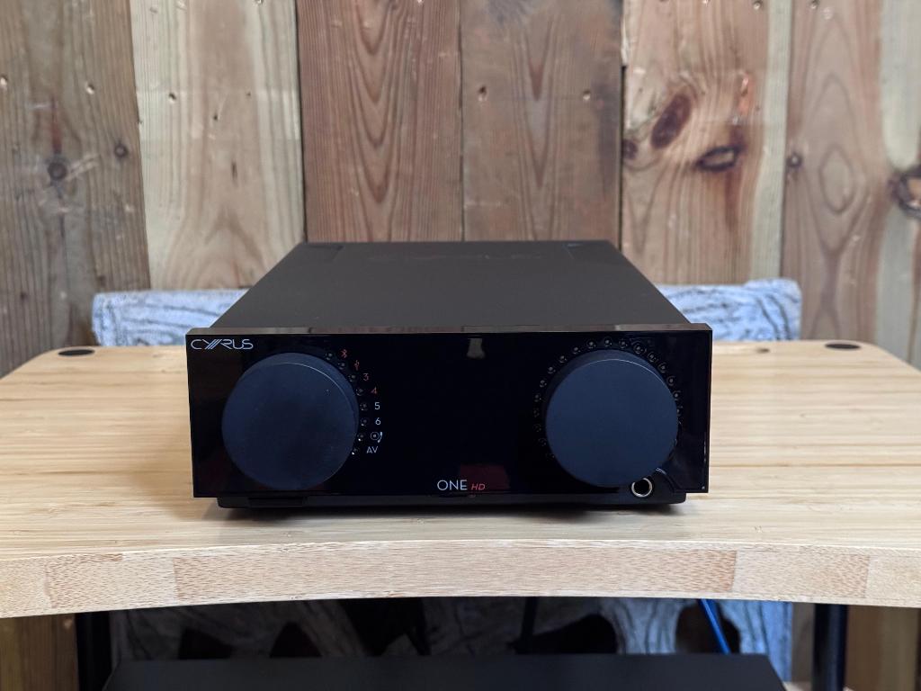 Cyrus One HD, Gebruikt, 120 watt of meer, Stereo, Ophalen
