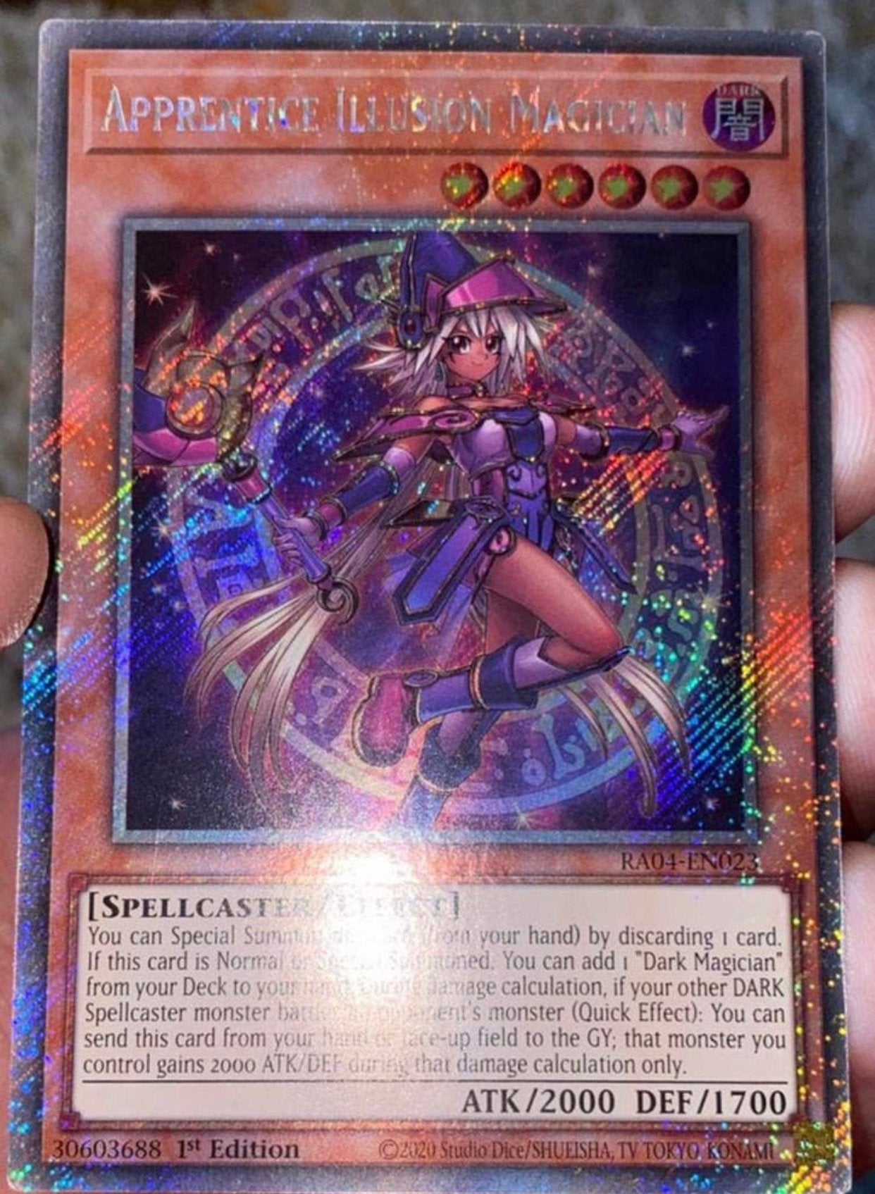 Yu-Gi-Oh! Apprentice Illusion Magician RA04 1st Edition !, Ophalen of Verzenden, Zo goed als nieuw, Losse kaart, Foil