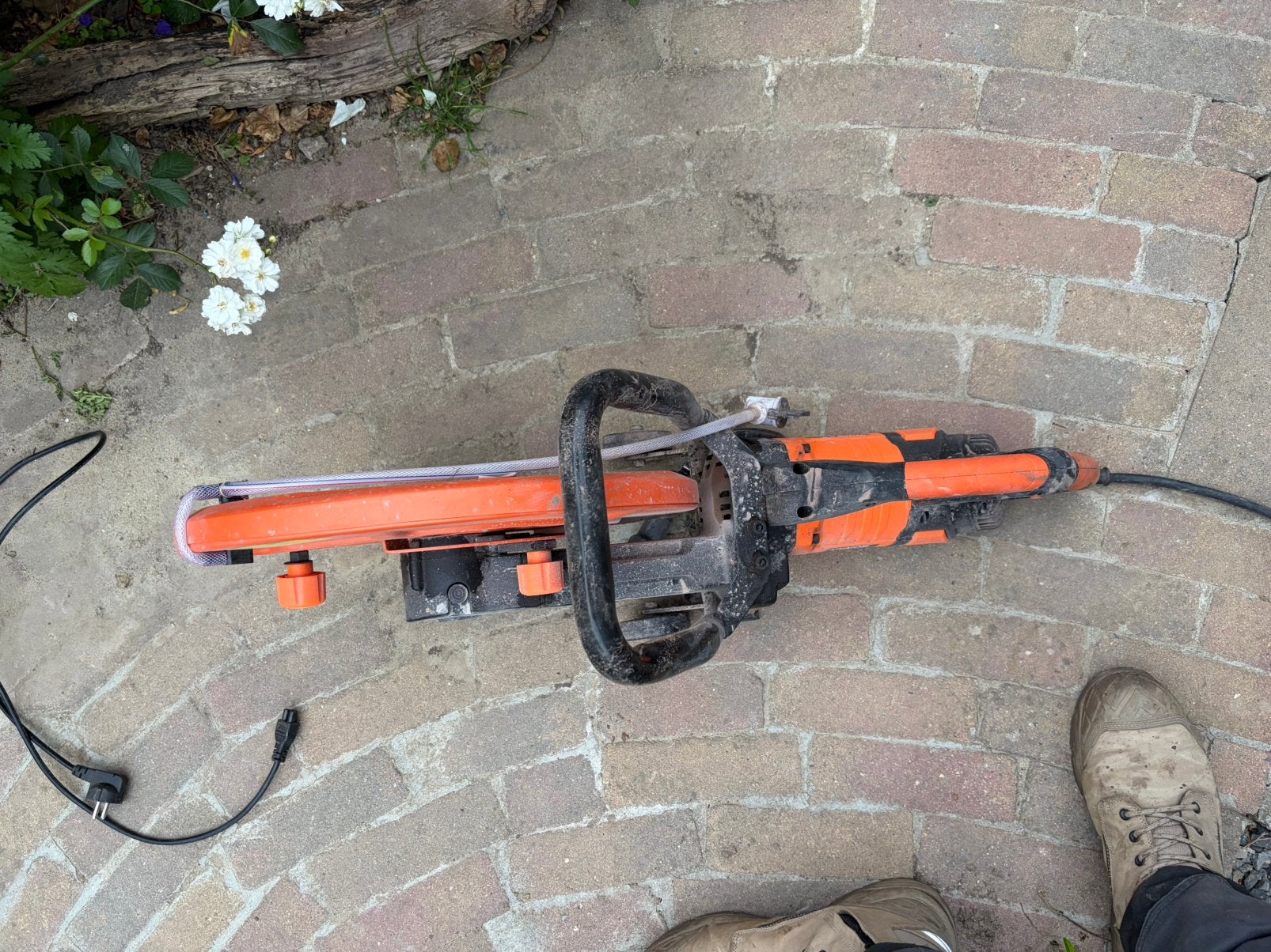 Te huur Tegelzaag bandenzaag betonzaag, 70 mm of meer, Overige typen, Ophalen of Verzenden, Zo goed als nieuw