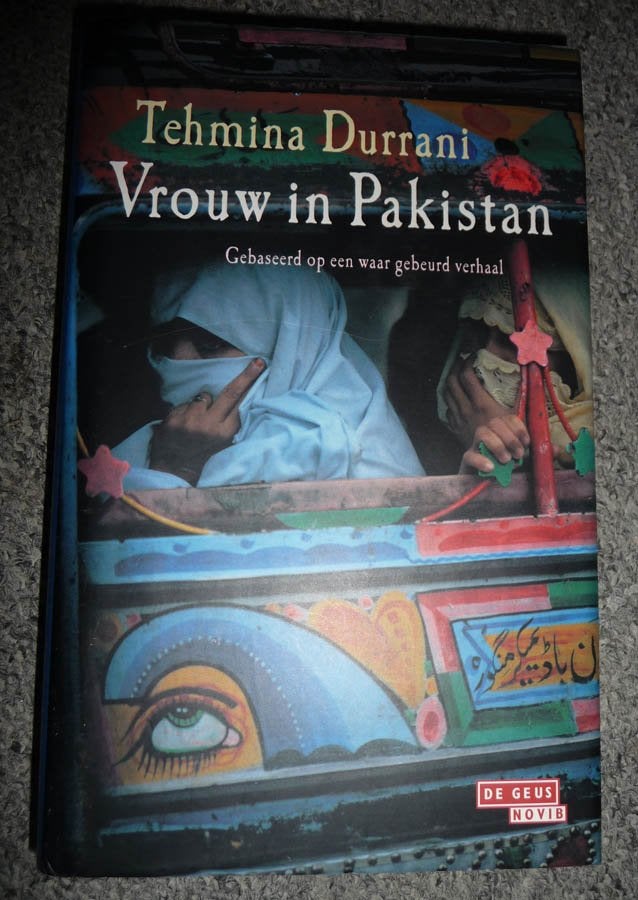 Boek TEHMINA DURRANI - Vrouw in Pakistan, Ophalen of Verzenden, Zo goed als nieuw