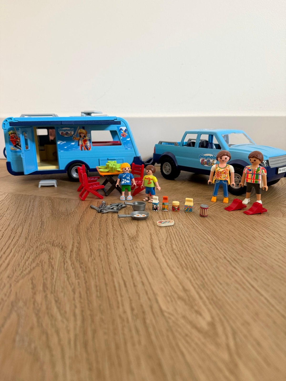 PLAYMOBIL-FunPark Pickup met caravan - Compleet, Kinderen en Baby's, Speelgoed | Playmobil, Complete set, Voertuig, Zo goed als nieuw
