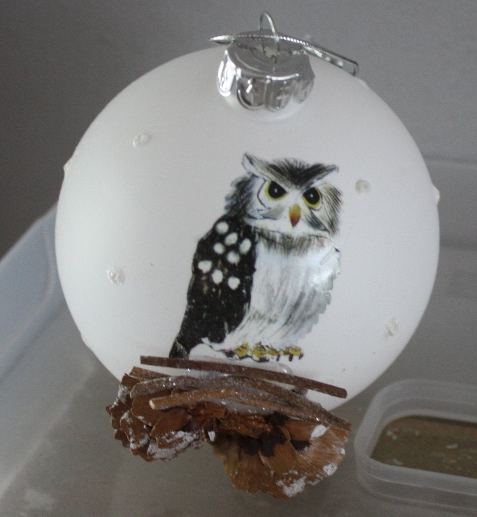 witte kerstbal met uilen print, Diversen, Ophalen of Verzenden, Gebruikt