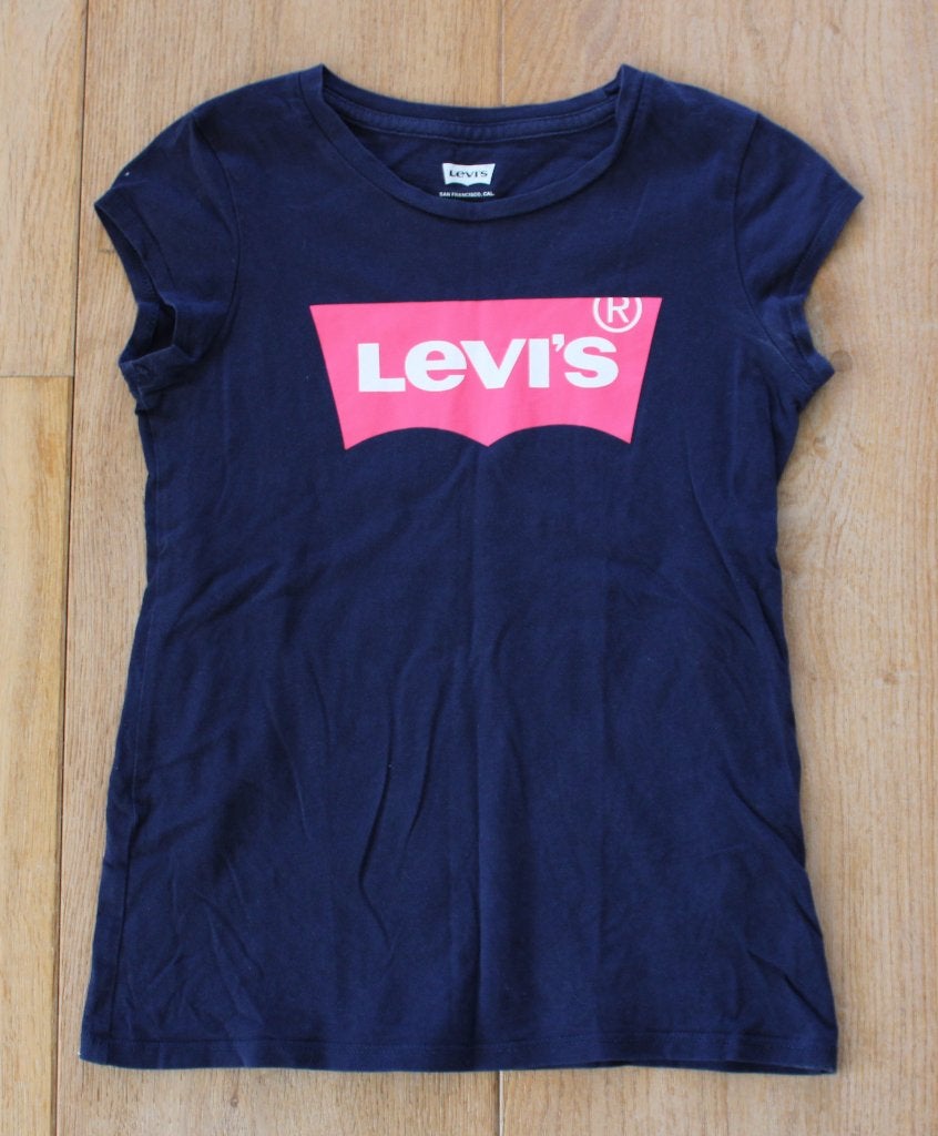 T-shirt van Levi's maat 10 / 140, Meisje, Ophalen of Verzenden, Zo goed als nieuw, Shirt of Longsleeve