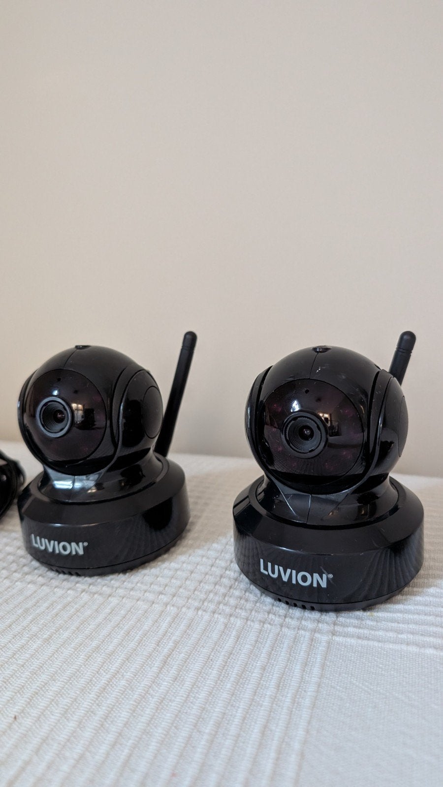2x Luvion Essential Black edition camera's, Kinderen en Baby's, Babyfoons, Ophalen of Verzenden, Zo goed als nieuw, 250 meter of meer