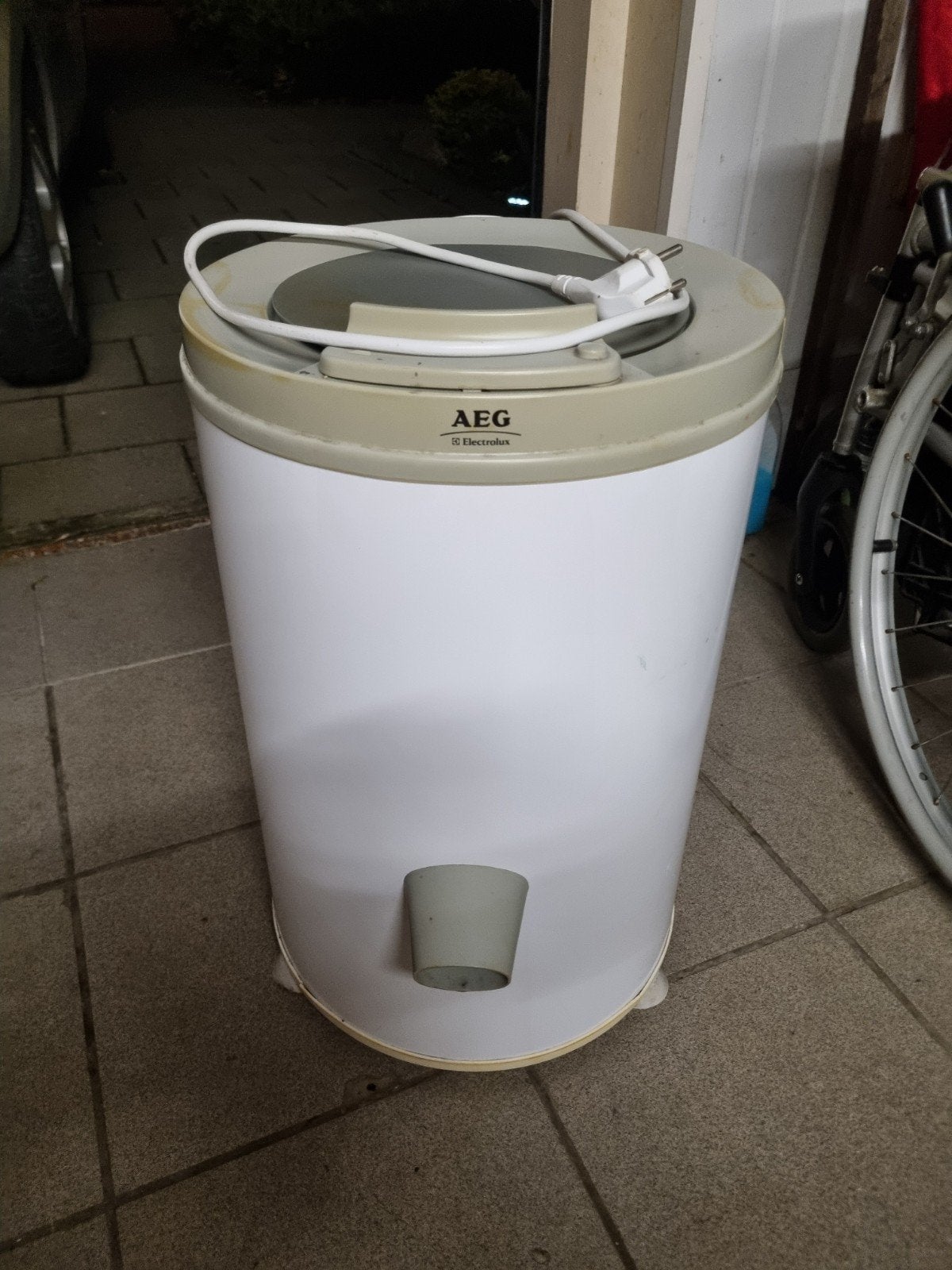 AEG centrifuge, Ophalen, Gebruikt, Minder dan 85 cm, Bovenlader