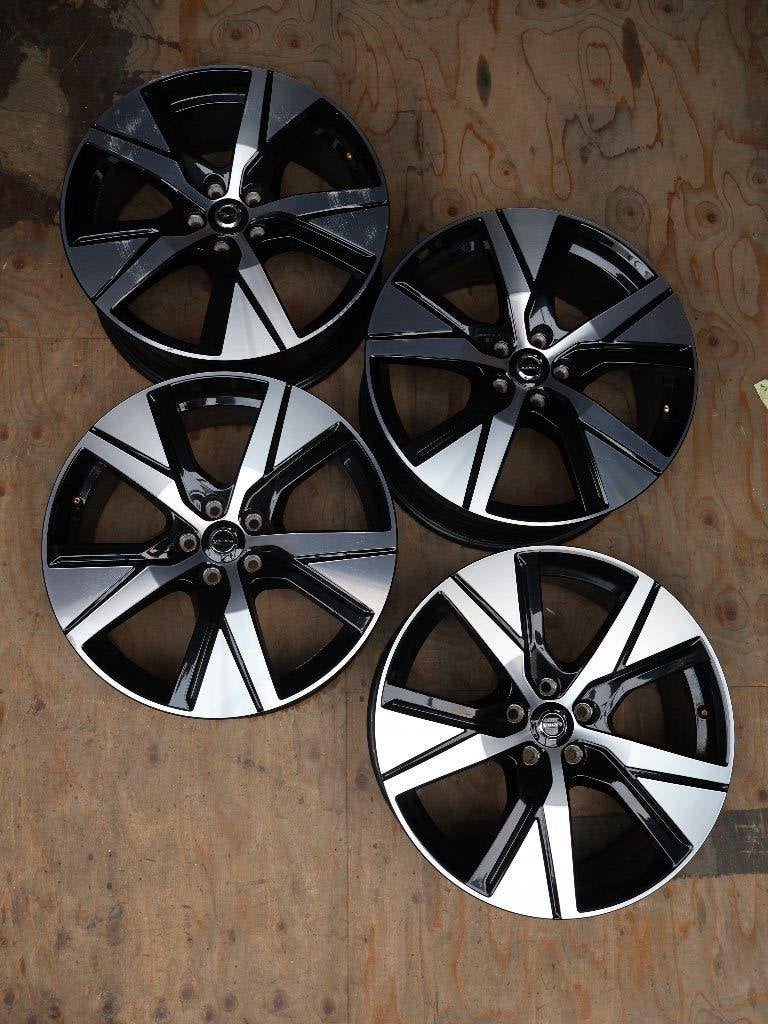 19 inch Originele Volvo velgset (32134537 & 32243375) Adv.21, Auto-onderdelen, Gebruikt, Velg(en), *, 32243375-2