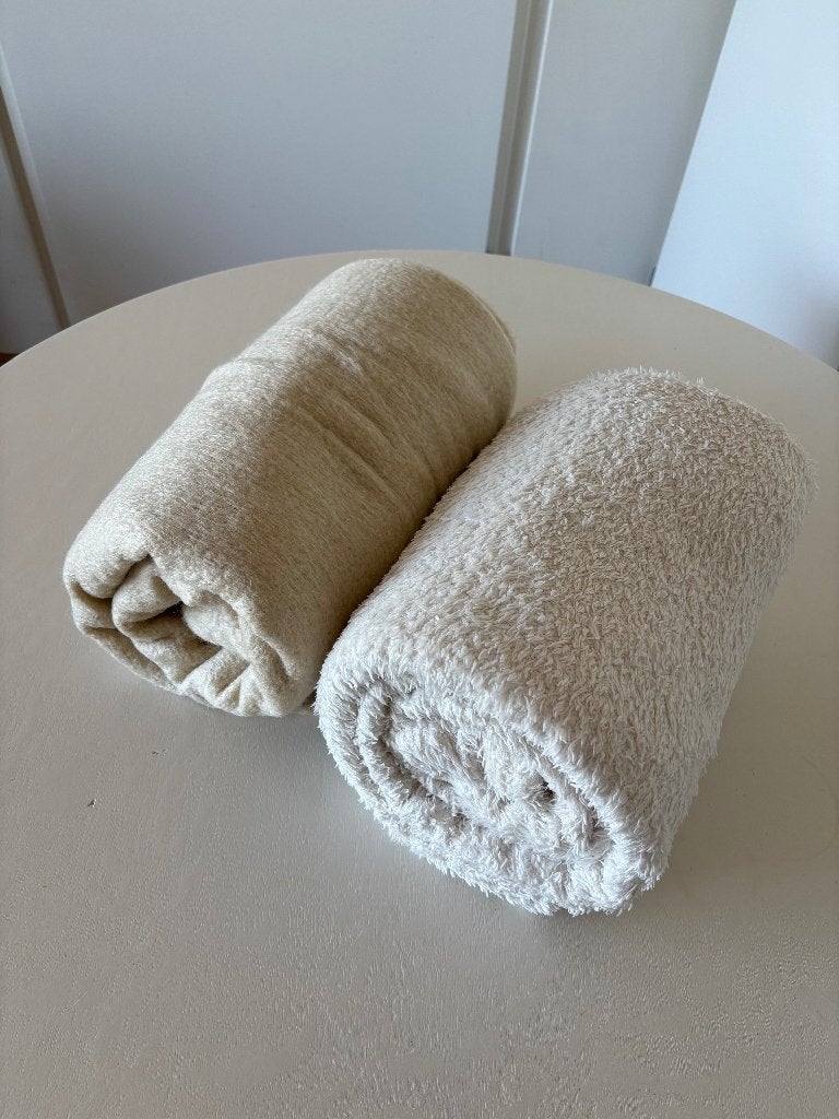 2 witte/beige plaids – zachte dekens voor interieur, Huis en Inrichting, Woonaccessoires | Plaids en Woondekens, Ophalen, Zo goed als nieuw