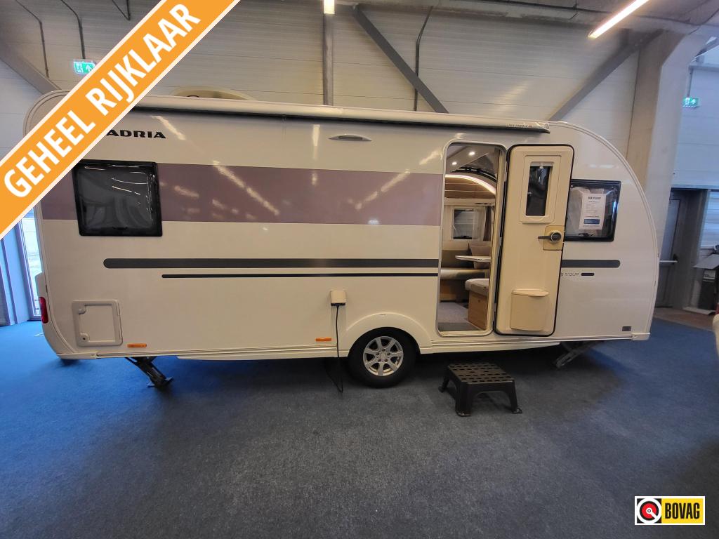 Adria Adora 512 UP; netjes met 1 jaar garantie, Caravans en Kamperen, Caravans, Rondzit, Bedrijf, Schokbreker, Tot en met 4
