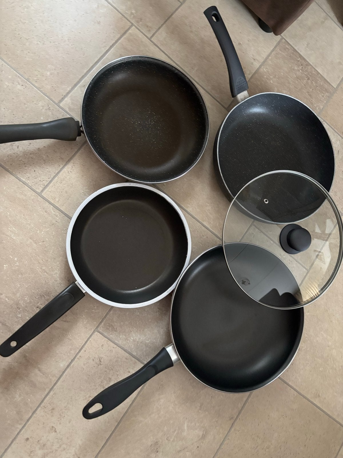 Pannenset: Braadpan en Koekenpannen met deksel, Overige materialen, Antiaanbaklaag, Braadpan, Ophalen of Verzenden