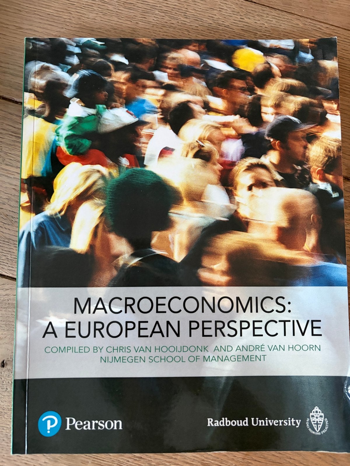 Macroeconomics: A European Perspective - Radboud University, Ophalen, Gamma, Zo goed als nieuw, WO
