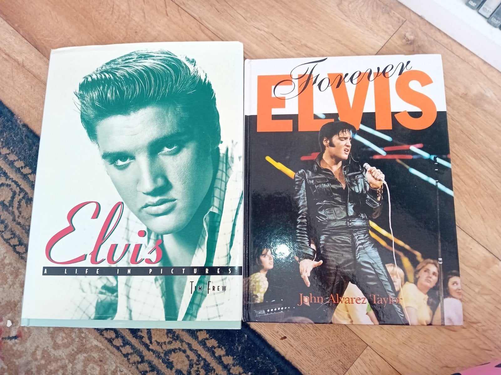 Elvis Presley Boeken - A Life in Pictures & Forever Elvis, Boeken, Ophalen of Verzenden, Zo goed als nieuw, Tim Frew, John Alvarez Tavier
