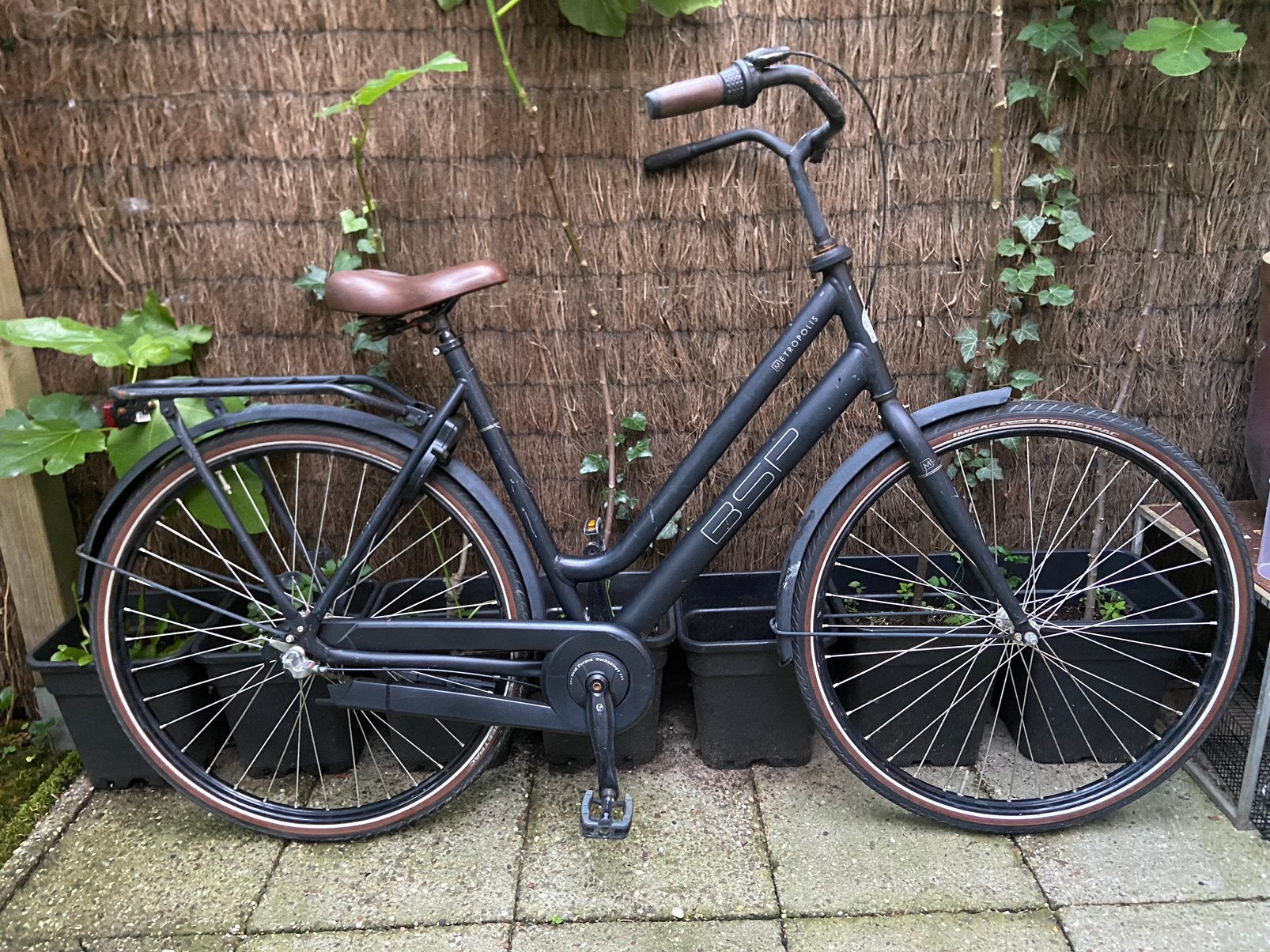 28 inch damesfiets met 3 versnellingen en terugtraprem BSP, Terugtraprem, Versnellingen, 56 cm of meer, Zo goed als nieuw
