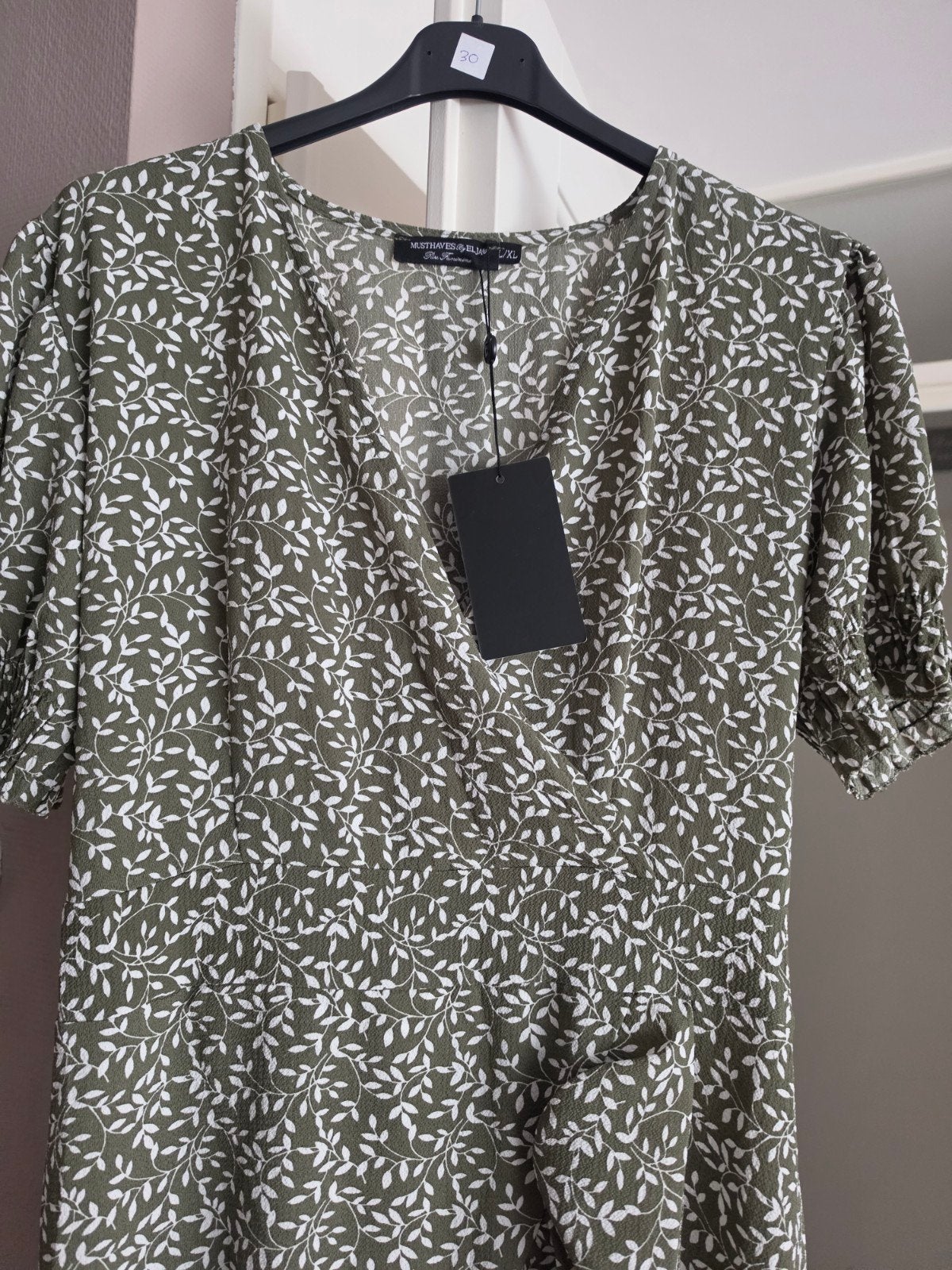 NIEUW Mooie Army groene Jurk van Musthaves by Elja Maat L/XL, Verzenden, Maat 42/44 (L), Musthaves by Elja, Nieuw
