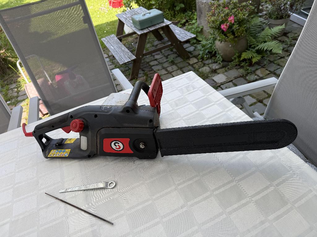 elektrische kettingzaag met veil en olie, Ophalen, Kettingzaag, Zo goed als nieuw, 30 tot 70 mm
