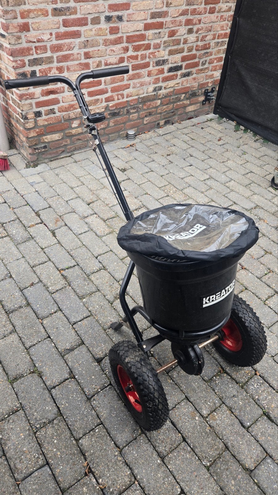 Kreator strooiwagen voor graszaad of bemesting, Tuin en Terras, Ophalen, Gebruikt