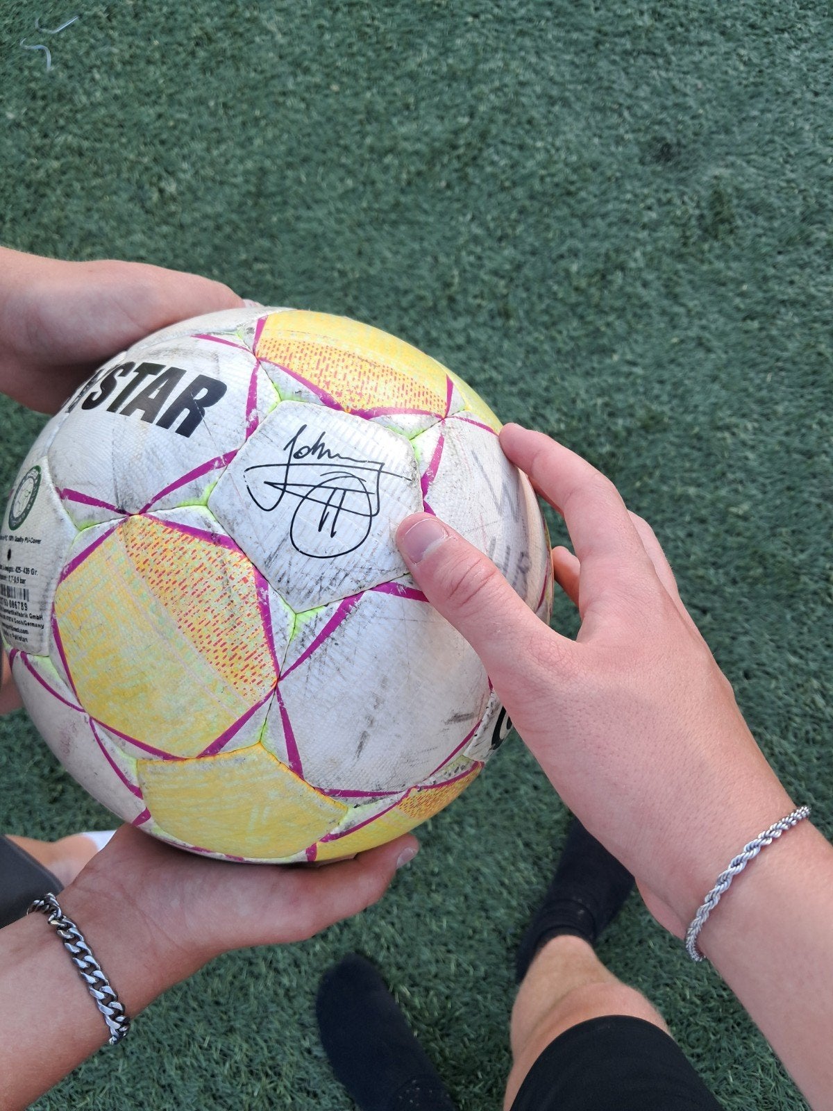 Gesigneerde voetbal - Derbystar, Ophalen of Verzenden, Gebruikt, Bal