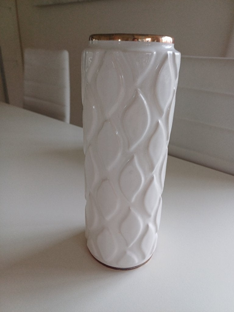 Mooie vintage witte vaas met goud randje 1062 /25 uebelacker, Ophalen of Verzenden, Gebruikt, Wit, Steen/keramiek