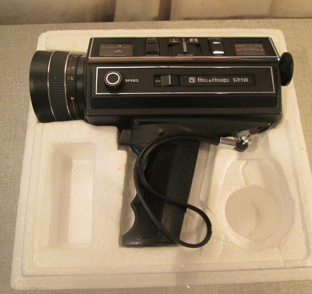 Retro Filmcamera - Bell&Howell - 1218, Verzamelen, Ophalen of Verzenden, 1960 tot 1980, Filmcamera