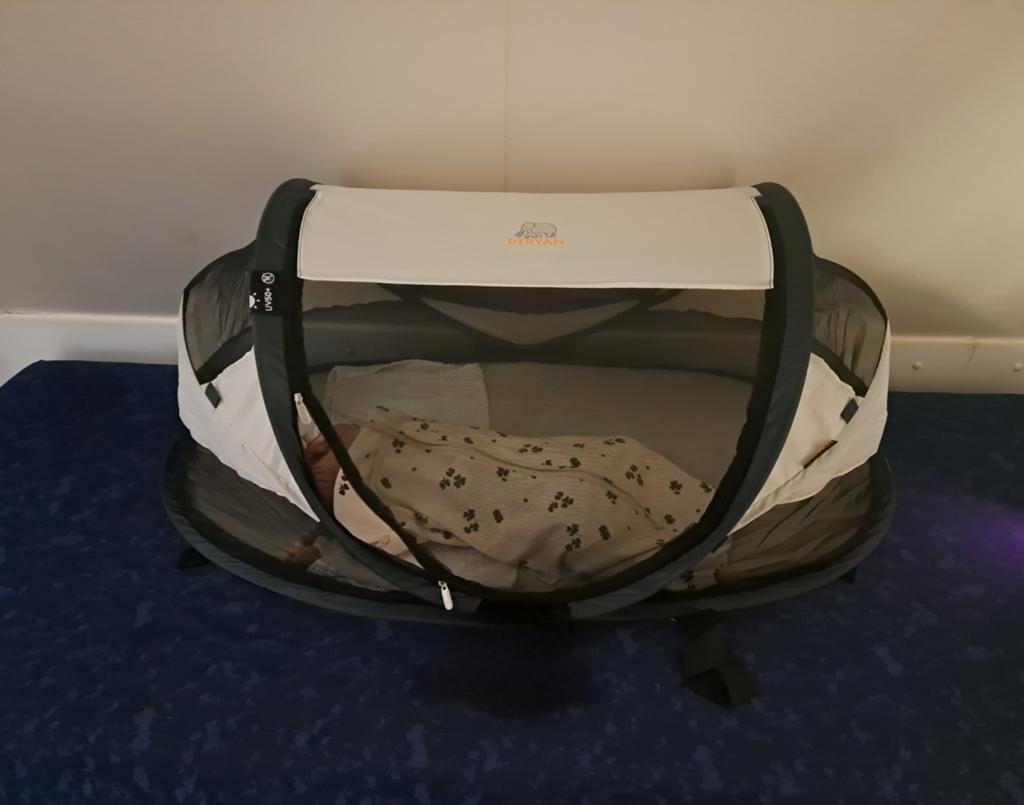 Deryan Baby Luxe campingbedje incl zelfopblaasbaar matras, Ophalen, Zo goed als nieuw, Reisbedje