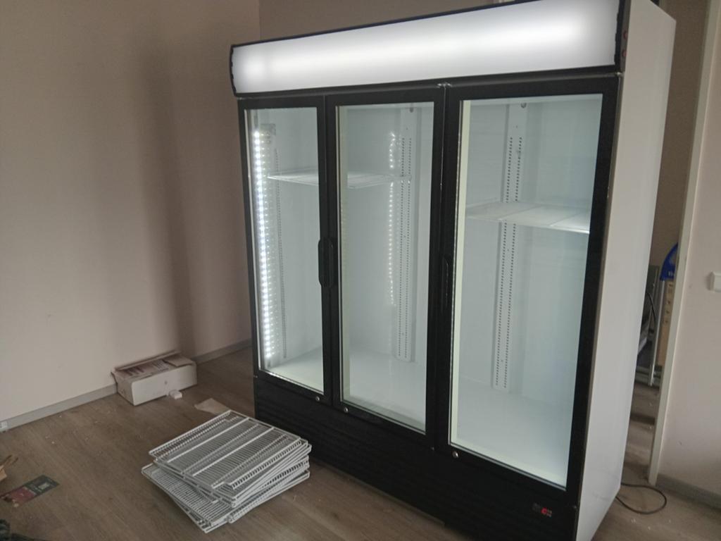 Zo goed als nieuweGrote koelkast 3 deuren en verlichting, Witgoed en Apparatuur, Koelkasten en IJskasten, 200 liter of meer, 60 cm of meer