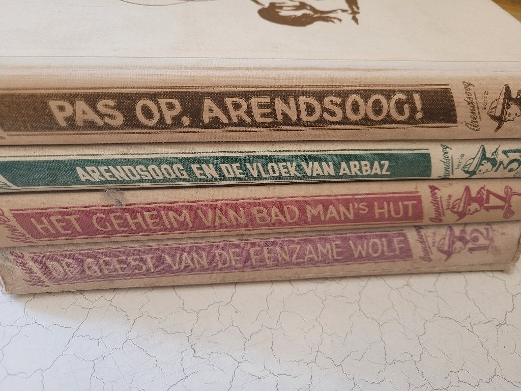 Oude Arendsoog boeken p/st 2.50, Boeken, Ophalen of Verzenden, Gelezen, J. Nowee