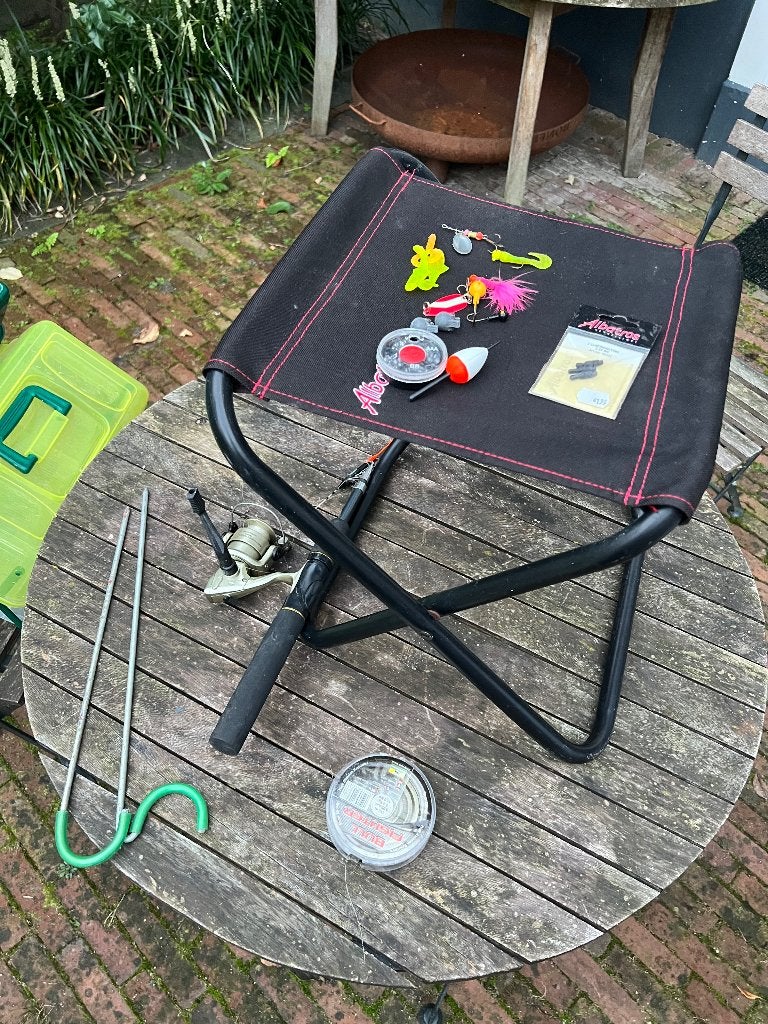 Vishengel - kruk - bak en overige spullen, Ophalen, Gebruikt