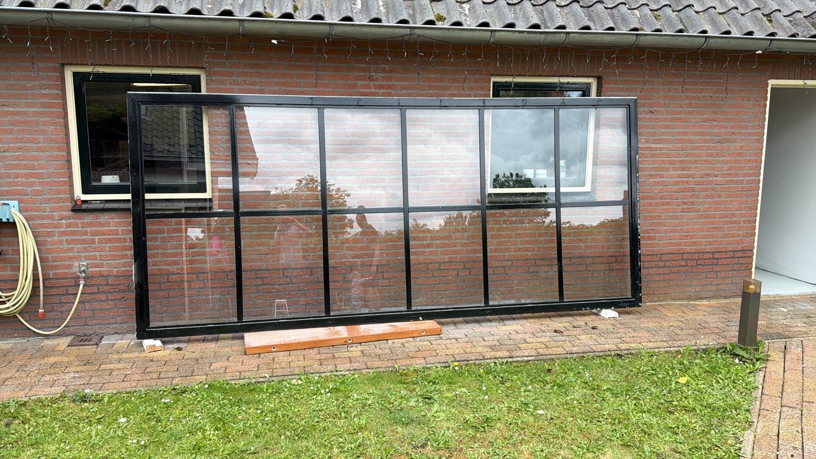 Gratis!! Zwaar stalen kozijn met enkel glas, 435x185 cm, Ophalen, Gebruikt, Gevelraam of Ruit, 160 cm of meer