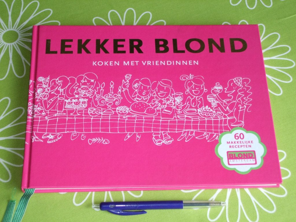 Lekker blond - koken met vriendinnen (de rug is verkleurd), Ophalen of Verzenden, Gelezen, Nederland en België, Hoofdgerechten