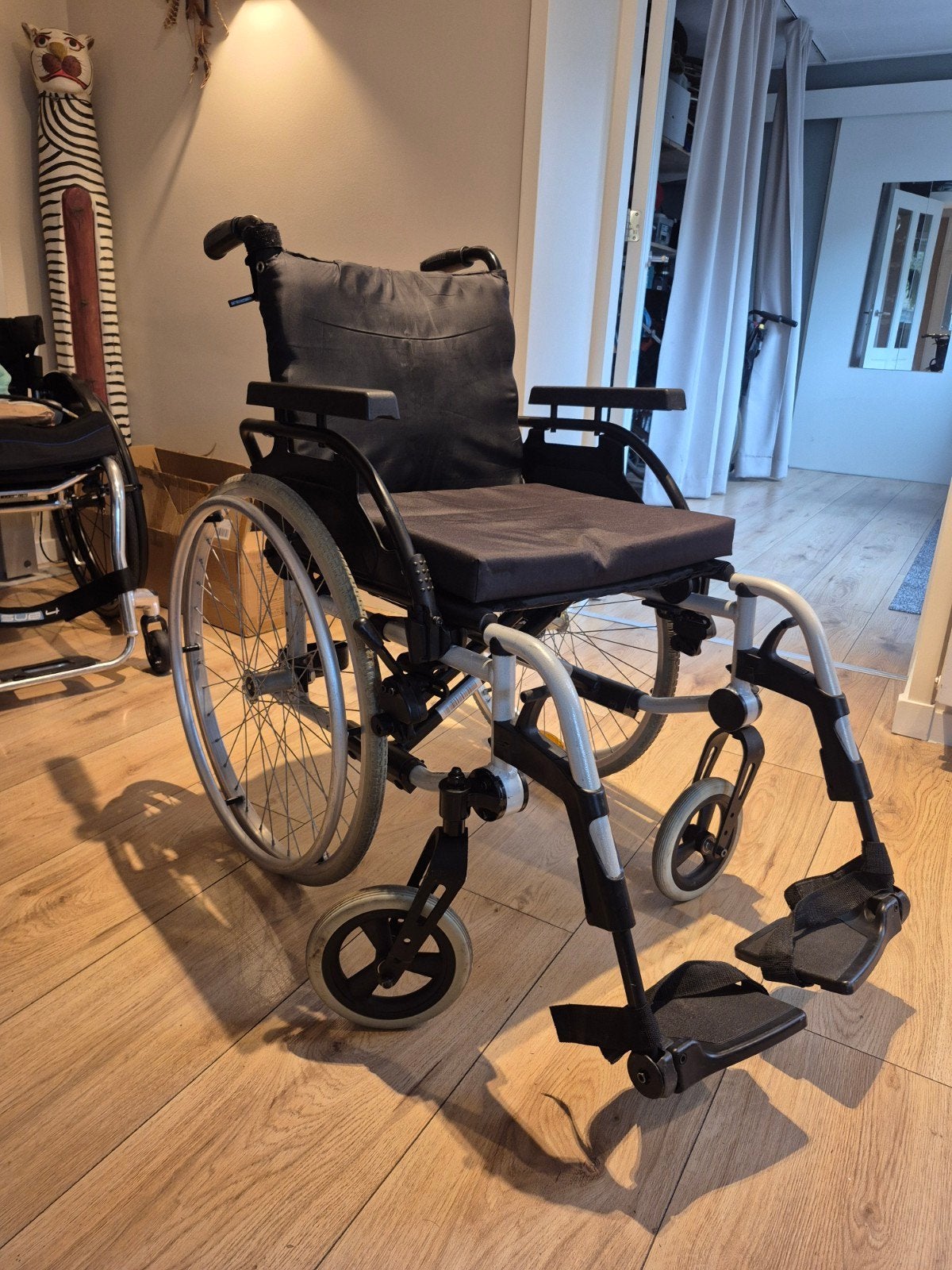 breezy besiX2 lichtgewicht vouwrolstoel, Diversen, Ophalen of Verzenden, Zo goed als nieuw, Duwrolstoel