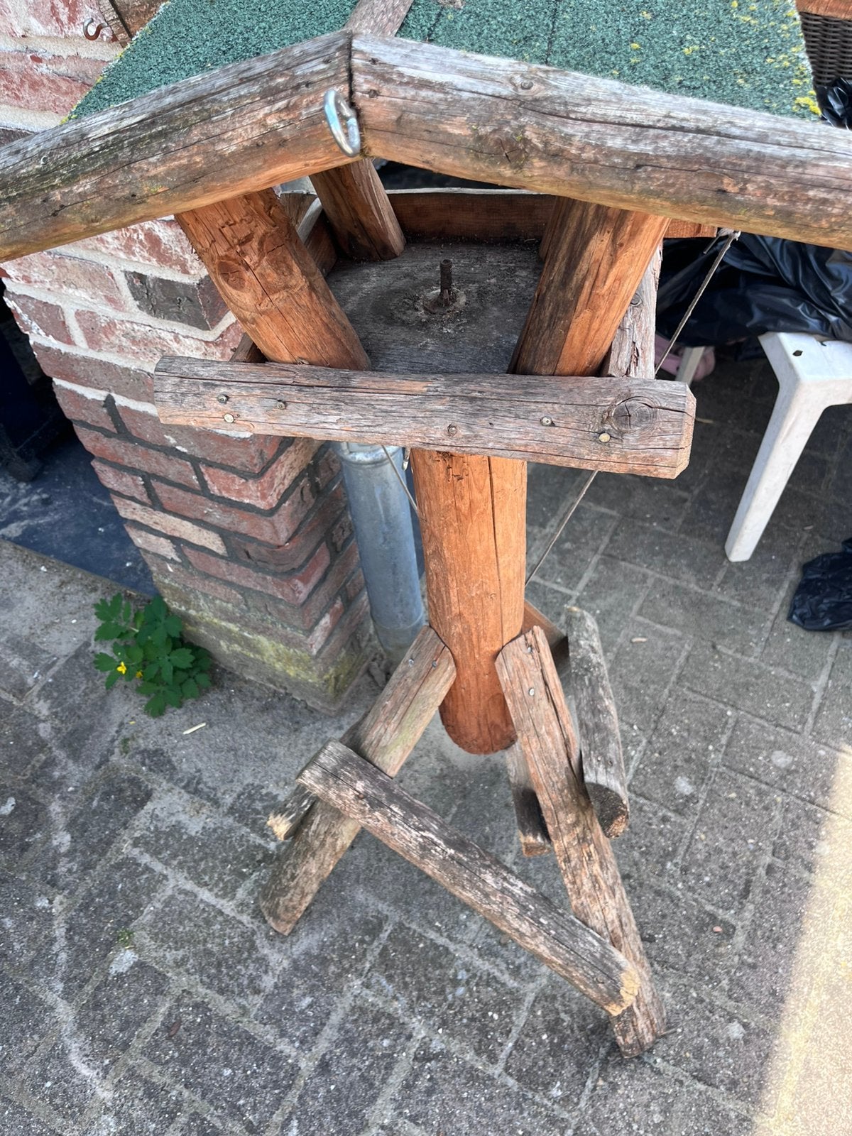 Vogelhuis op poot, Ophalen, Gebruikt