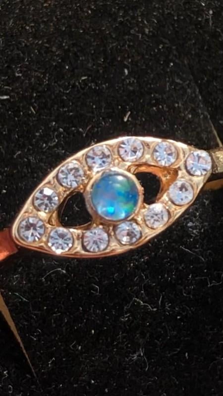 Goudkleurige ring met natuurlijk Opaal Triplet 17.7, Overige materialen, Met edelsteen, Nieuw, Ophalen of Verzenden